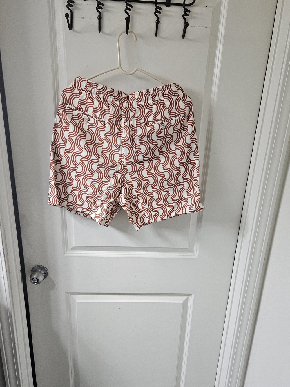 Express White Drawstring Shorts with Rust Geometric Print - Picture 10 of 12